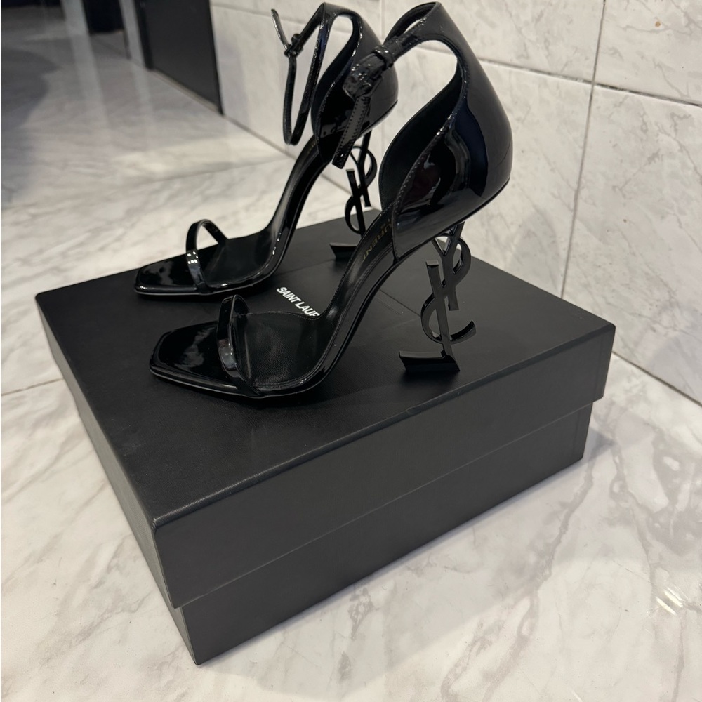 Yves Saint Laurent Heels
